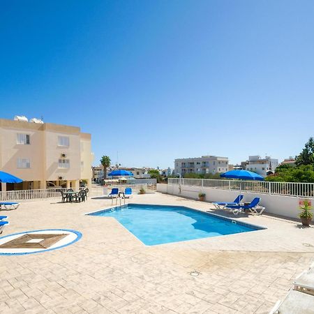 Sofia Apartment 700M Away From The Beach Paralimni Esterno foto