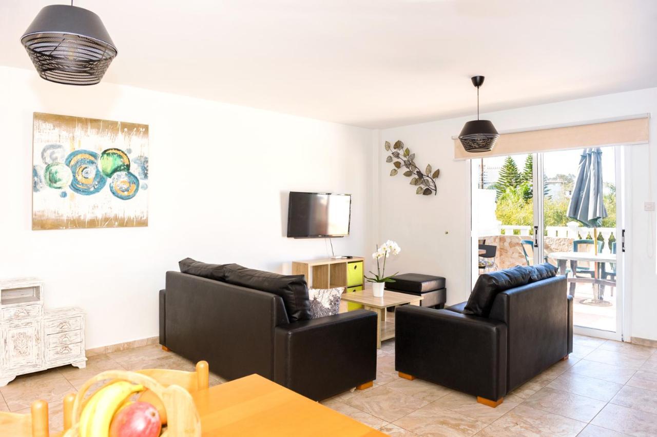 Sofia Apartment 700M Away From The Beach Paralimni Esterno foto