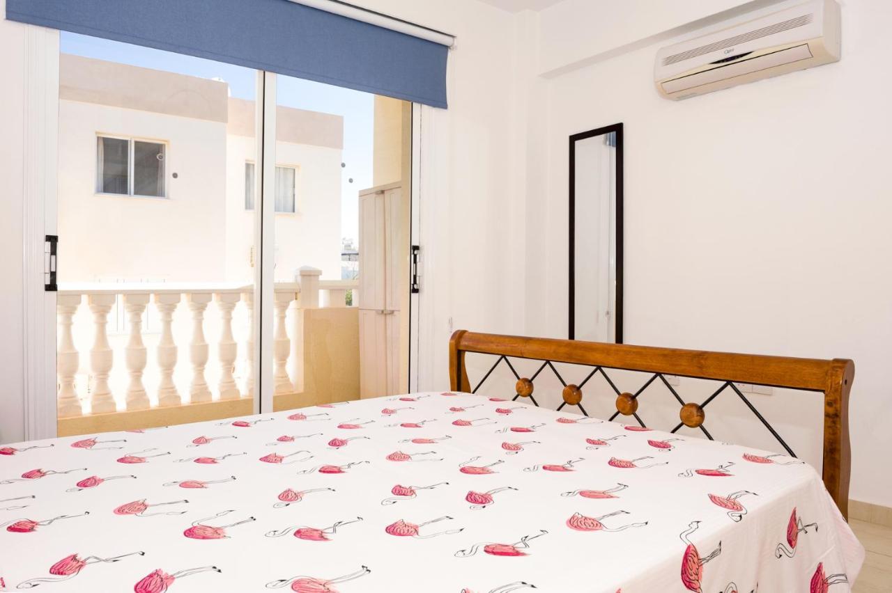 Sofia Apartment 700M Away From The Beach Paralimni Esterno foto