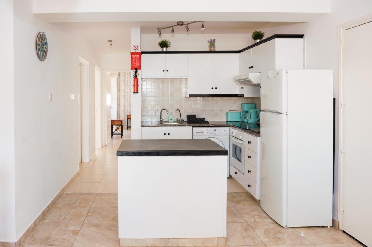 Sofia Apartment 700M Away From The Beach Paralimni Esterno foto