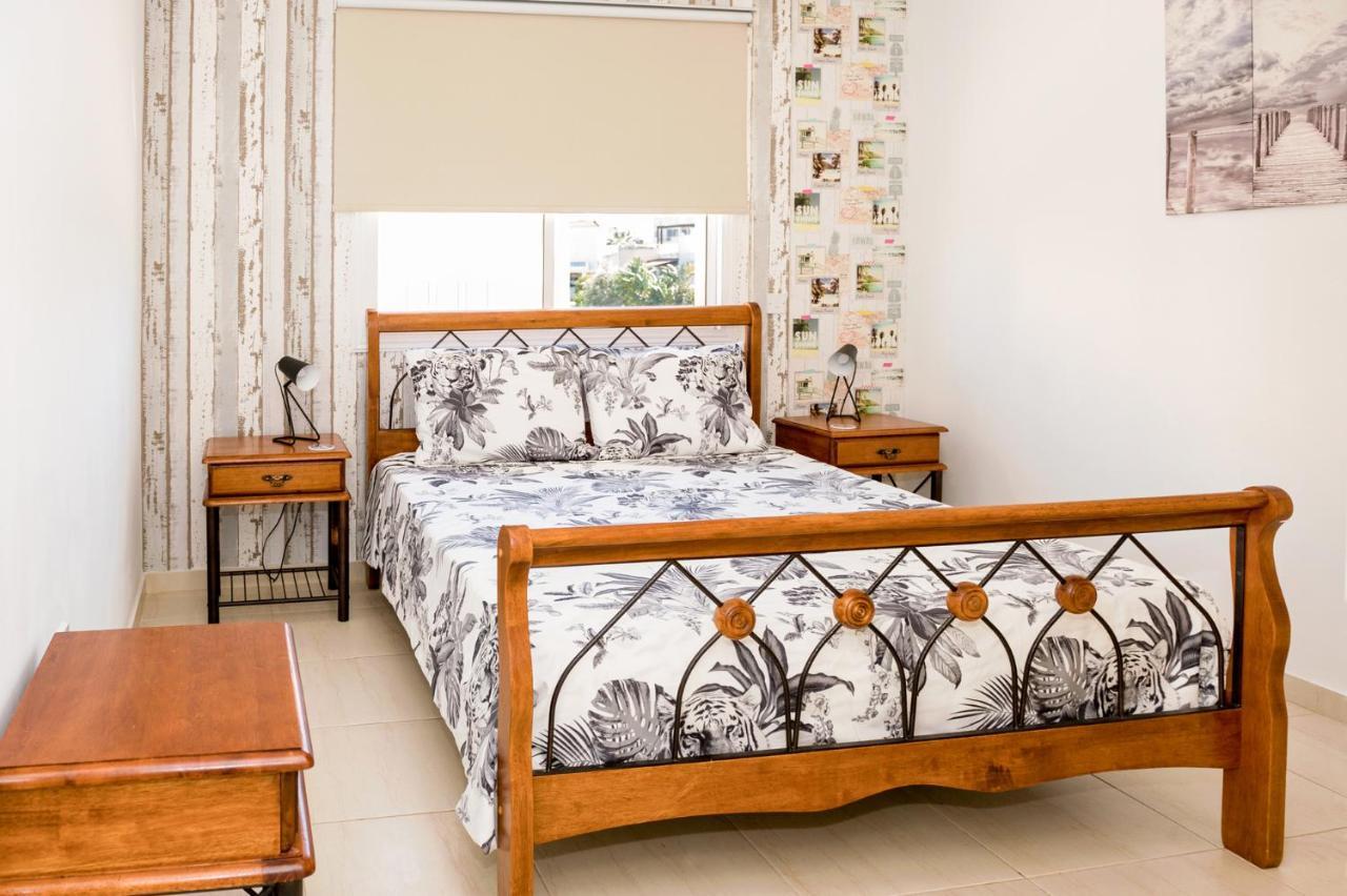 Sofia Apartment 700M Away From The Beach Paralimni Esterno foto
