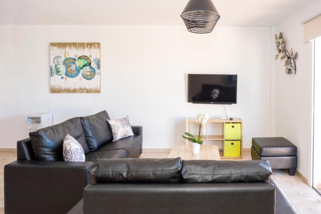 Sofia Apartment 700M Away From The Beach Paralimni Esterno foto