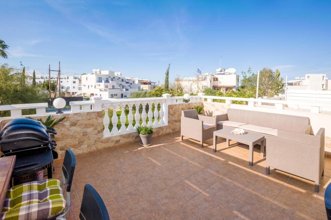 Sofia Apartment 700M Away From The Beach Paralimni Esterno foto