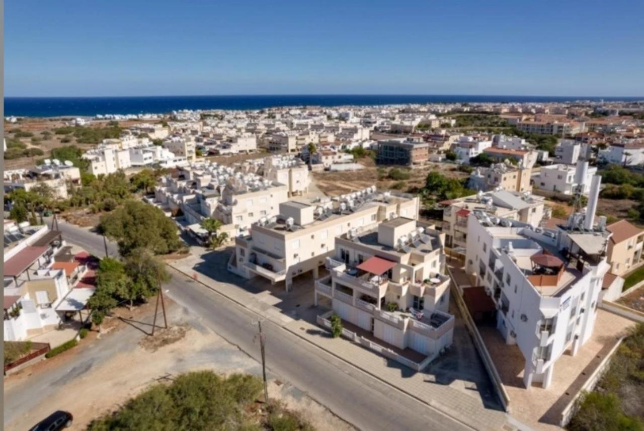 Sofia Apartment 700M Away From The Beach Paralimni Esterno foto