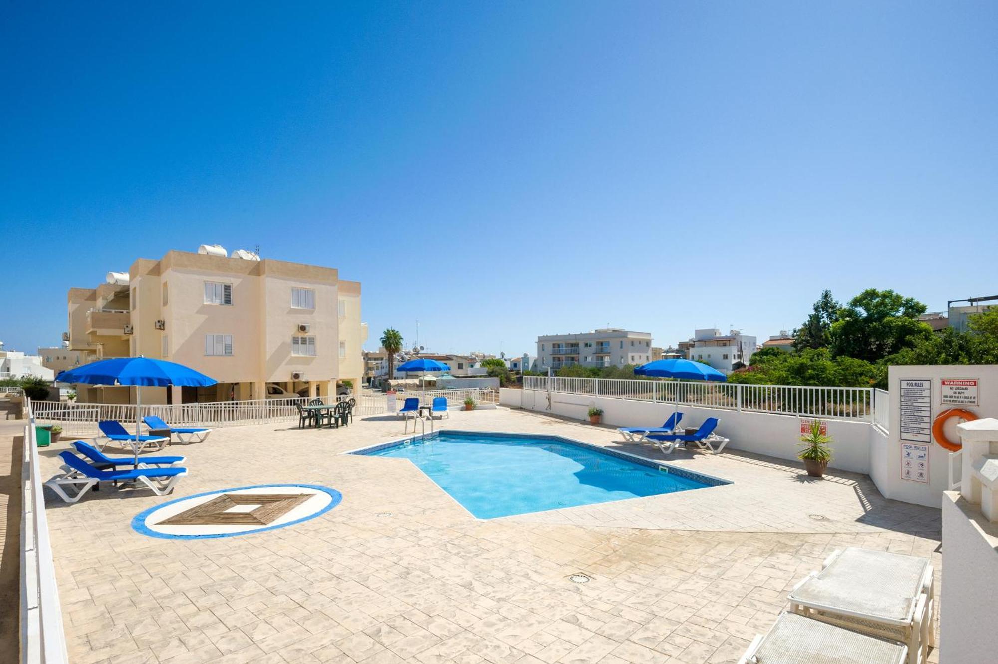 Sofia Apartment 700M Away From The Beach Paralimni Esterno foto