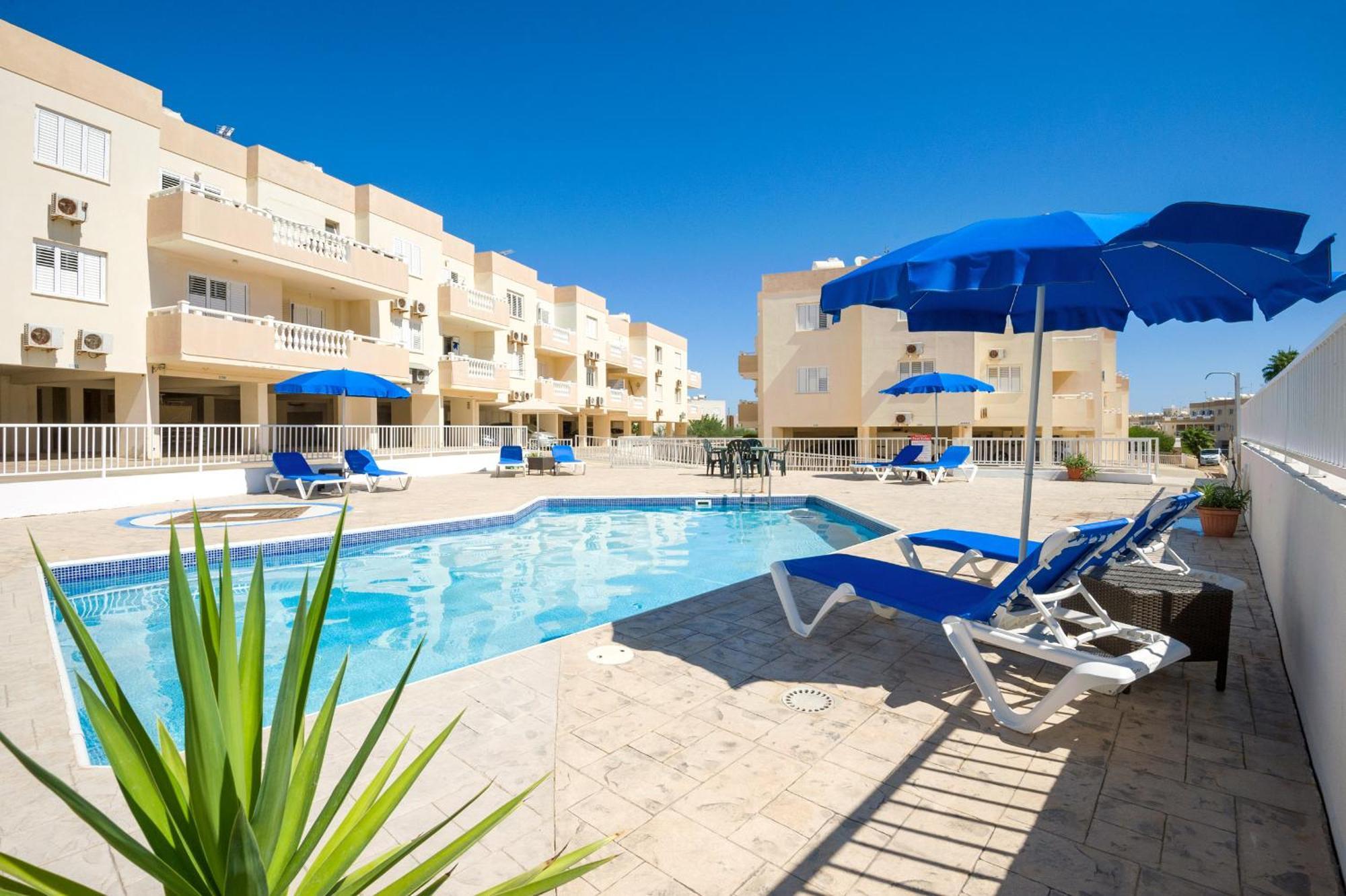 Sofia Apartment 700M Away From The Beach Paralimni Esterno foto